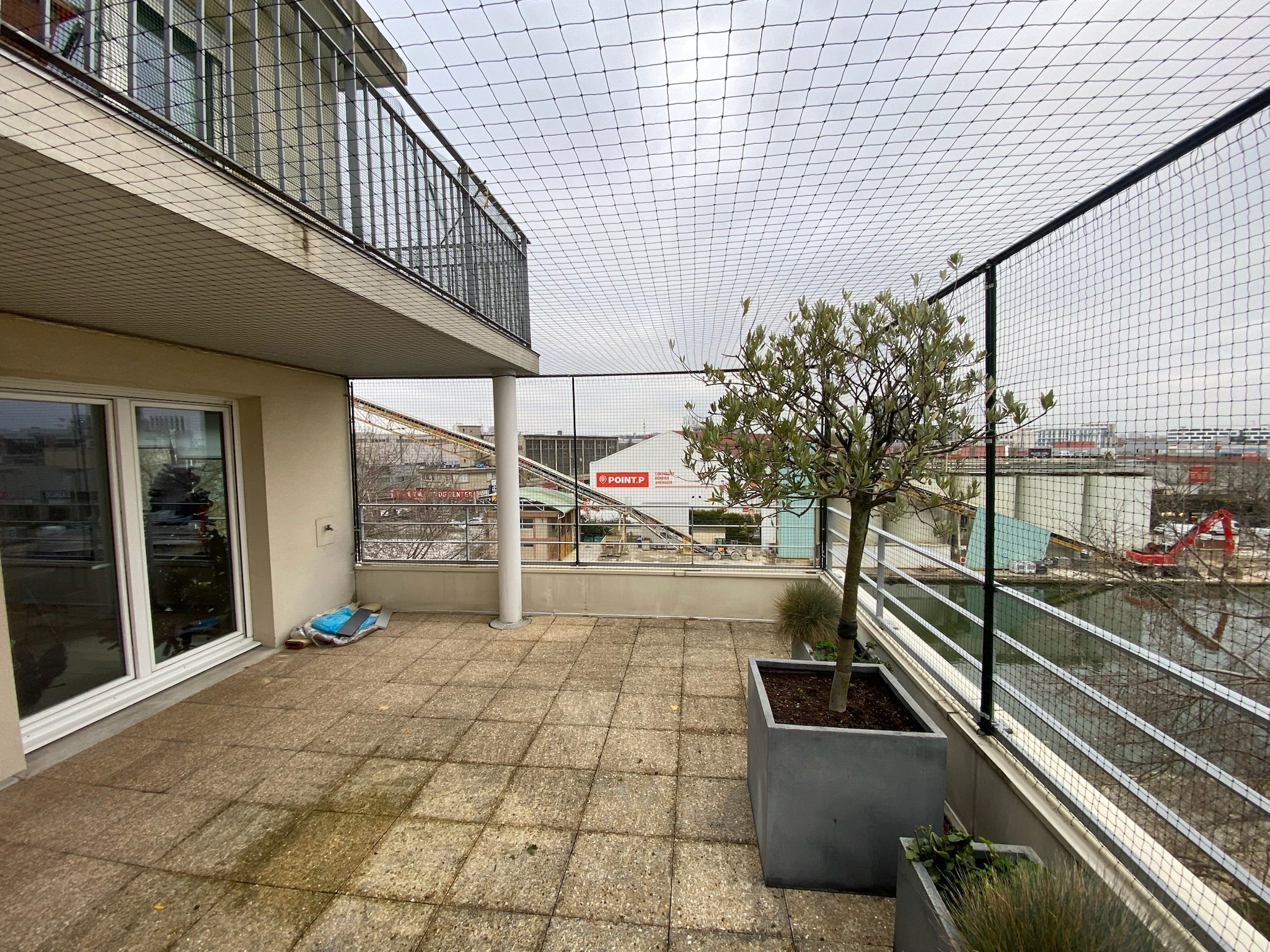 Filet de protection pour chat : sécuriser balcon ou terrasse facilement