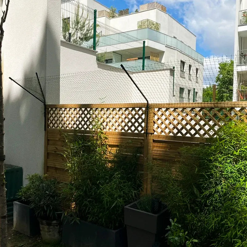 Cloture pour chat dans un jardin