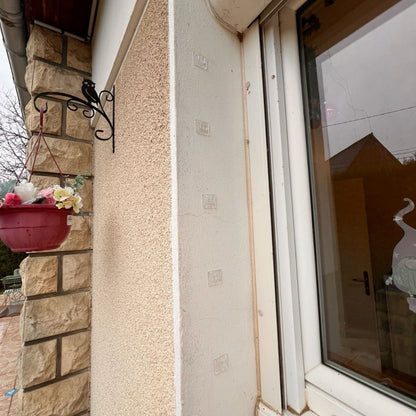 Attaches Bird-Tech™ avec colle